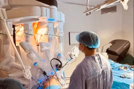 Ứng dụng công nghệ robot trong phẫu thuật ung thư buồng trứng tái phát