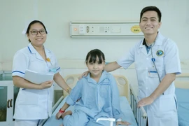 Bé 9 tuổi bị sỏi thận kích thước lớn gây thận ứ nước