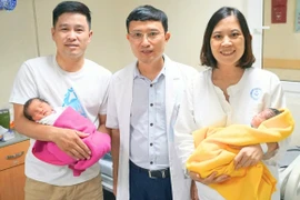 Cuộc chiến giành sự sống cho ba mẹ con sản phụ thai nằm trên vết mổ cũ