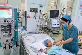 Cứu sống bé 4 tuổi sốt xuất huyết nặng, men tim tăng 200 lần