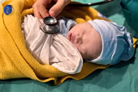 Phẫu thuật liên viện cứu mẹ bầu 34 tuần vỡ ruột thừa nguy hiểm