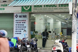 Công an xuất hiện tại trụ sở Công ty Cổ phần Dược phẩm Khánh Hòa