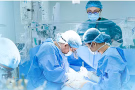 Mổ bắc cầu mạch vành ở tuổi 37 do tắc hẹp mạch máu nuôi tim