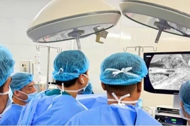 Tạo van bán vòng điều trị bệnh co thắt tâm vị gây biến chứng nghiêm trọng