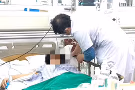 Cứu sống cụ bà 72 tuổi uống paracetamol quá liều nguy kịch 