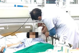 Cứu sống cụ bà 72 tuổi uống paracetamol quá liều nguy kịch 