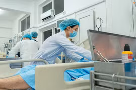 Người đàn ông sốc phản vệ độ III nguy kịch sau khi ăn cá ngừ