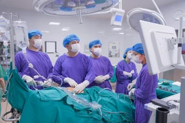 Nội soi lồng ngực trị máu đông màng phổi cho chàng trai trẻ