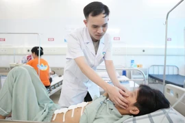 Đang khỏe mạnh đau bụng không ngờ sốc mất máu do vỡ u gan