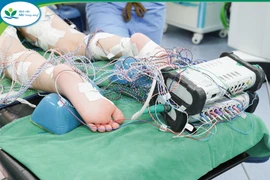 Mổ thành công bệnh nhi bại não 8 năm co cứng hai chi dưới phục hồi vận động