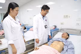 Phải cắt toàn bộ dạ dày điều trị ung thư vì thói quen uống rượu