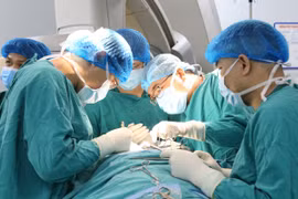 Đột ngột đau bụng, người bệnh cao huyết áp vỡ phình động mạch chủ bụng 