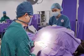 Thành công cứu sản phụ chửa ngoài tử cung đoạn kẽ