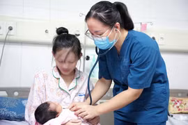 Cách phòng tránh các dị tật vùng rốn ở trẻ sơ sinh