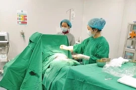 Phẫu thuật cứu hai mẹ con sản phụ bị phình mạch máu não đe dọa tính mạng