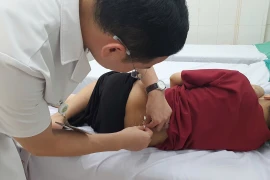 Châm cứu trị bí tiểu sau sinh