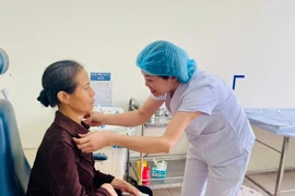 Cắt u nang giáp móng bẩm sinh cho người phụ nữ 67 tuổi