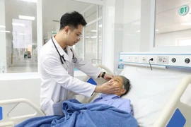 Bị chó nhà tấn công người bệnh bị chấn thương nặng vùng mắt