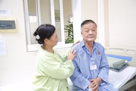 Bệnh nhân U70 nắm bắt thời điểm vàng trị u phổi