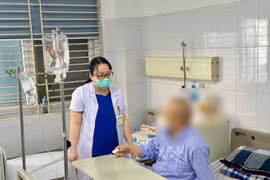 Người đàn ông 53 tuổi ung thư gan di căn vì bỏ điều trị viêm gan C