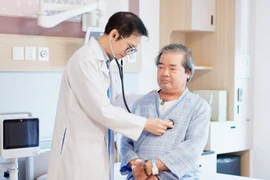 Tái hẹp mạch vành nghiêm trọng sau nhiều năm đặt stent