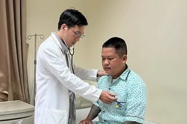 Đang khỏe mạnh chàng trai 30 tuổi đột quỵ khi đá bóng