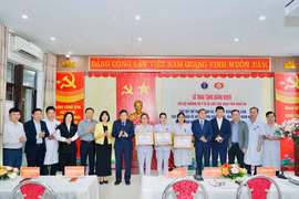 Bộ Y tế trao bằng khen cho 4 người cứu bệnh nhi khỏi tay kẻ cầm dao truy sát