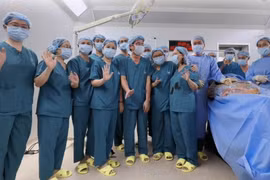 Ca thông tim điều trị tim bẩm sinh nặng cho bào thai thứ 13 thành công