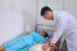 Ứ nước bể thận, thai phụ 38 tuần nhiễm trùng huyết