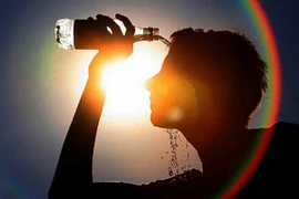 Nắng nóng đỉnh điểm bảo vệ sức khỏe thế nào?