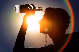 Nắng nóng đỉnh điểm bảo vệ sức khỏe thế nào?