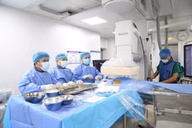 Tạo luồng thông cửa chủ trong gan nút giãn tĩnh mạch do xơ gan