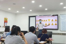 Cách để giấy phép lái xe hạng B số tự động chuyển sang số sàn