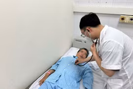 Tăng huyết áp, đau bụng không ngờ nguy kịch vì phình động mạch chủ bụng