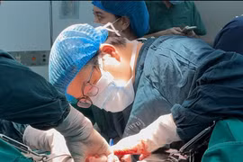 Ca phẫu thuật đặc biệt cứu sống bệnh nhân ung thư gan giai đoạn muộn