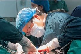 Ca phẫu thuật đặc biệt cứu sống bệnh nhân ung thư gan giai đoạn muộn