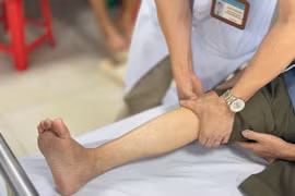 Đau tức, tê buốt hai chân, người đàn ông bị tắc nghẽn động mạch đùi