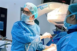 Ngã gãy hai tay, xẹp đốt sống khi dọn nhà sau bão 