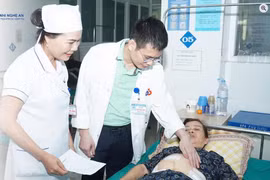 Bóc đa u xơ tử cung dính phức tạp cho bệnh nhân 61 tuổi tại Nghệ An