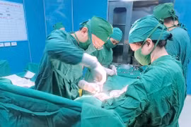 Đau bụng, bí tiểu người bệnh 47 tuổi không ngờ bị u xơ tử cung hiếm gặp