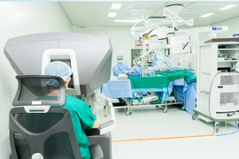 Ho dai dẳng 3 tháng không ngờ u trung thất lớn chèn ép khí quản