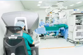 Ho dai dẳng 3 tháng không ngờ u trung thất lớn chèn ép khí quản