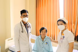 Báo động đỏ cứu bệnh nhân ho ra máu ồ ạt, suy hô hấp nặng