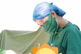 Thai nhi xẹp phổi được đặt shunt phổi trong bụng mẹ đã chào đời khỏe mạnh