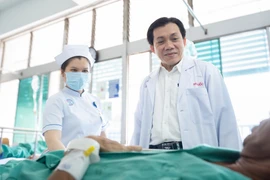 Thói quen ngậm tăm khiến cụ ông 65 tuổi nguy hiểm tính mạng