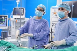 Phải cắt túi mật viêm do sỏi từ triệu chứng đau lưng