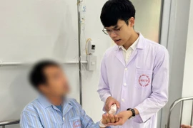 Dị dạng mạch máu hiếm gặp ăn mòn xương ngón tay