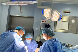 Nam giới vạm vỡ, sinh lý mạnh vẫn khó có con, vì sao?