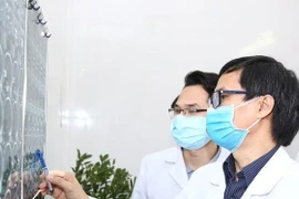 Mờ mắt do u tuyến yên