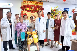 Hành trình cứu bé gái 8 tuổi nguy kịch khi bị xe cán qua